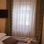 Elg פוסטוינה