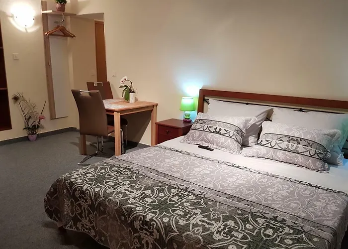 Elg Pensjonat Postojna